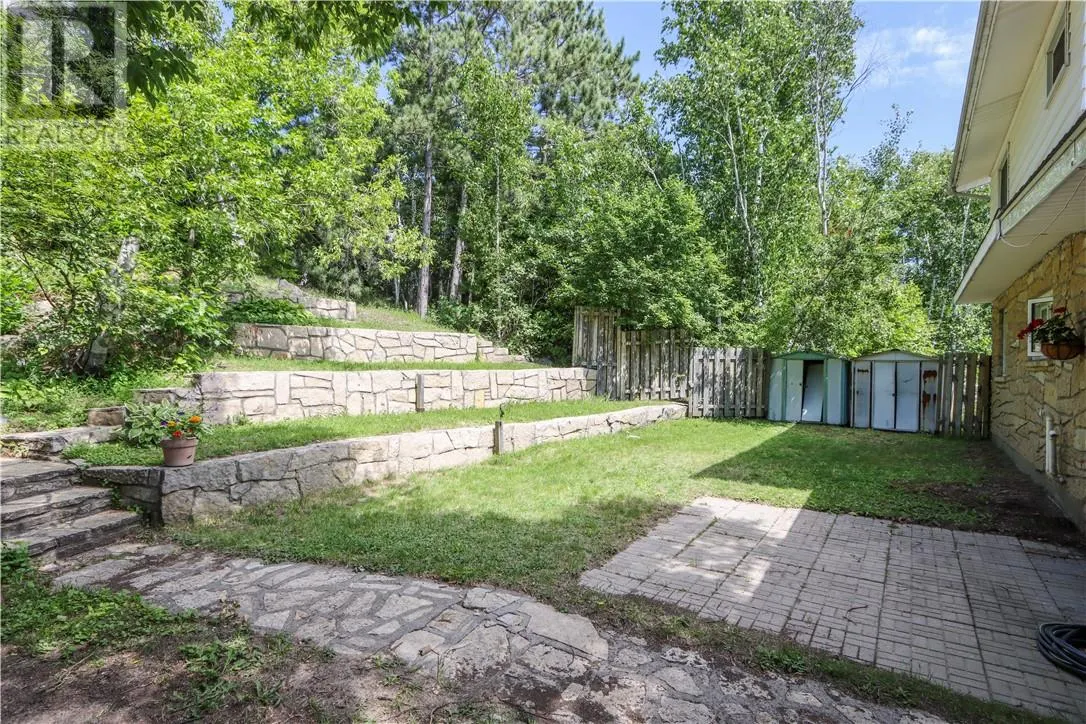 512 Edgehill Drive