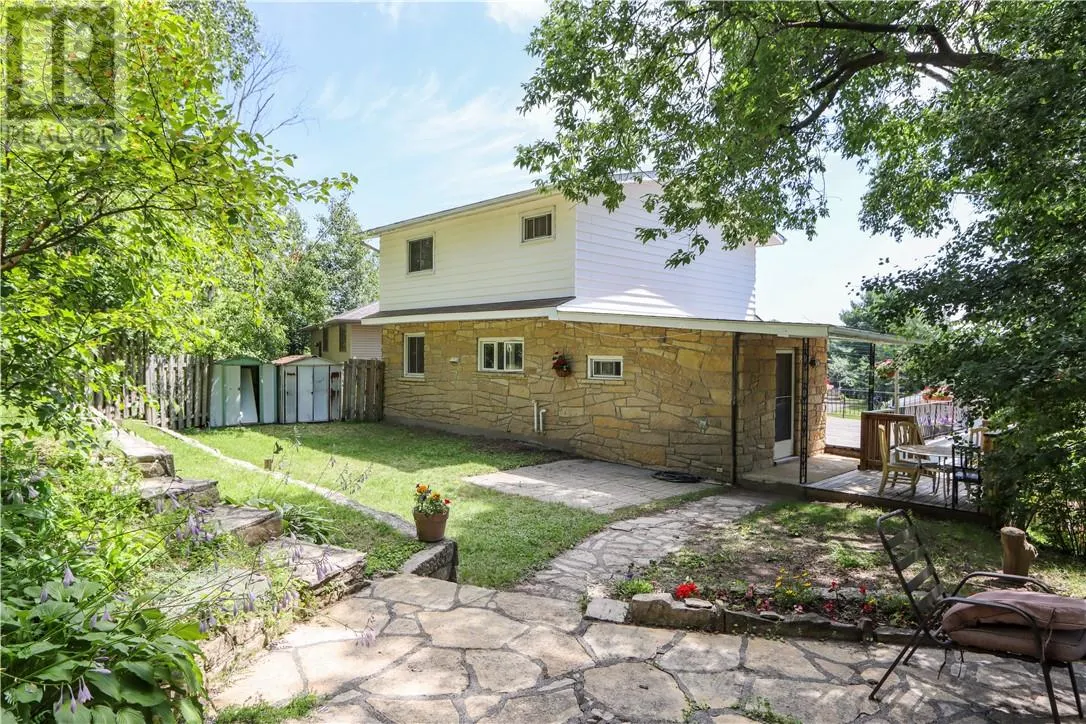 512 Edgehill Drive