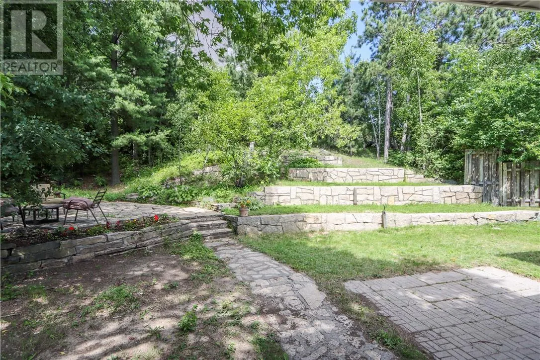 512 Edgehill Drive