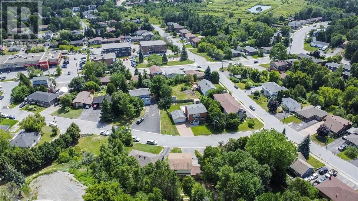 512 Edgehill Drive