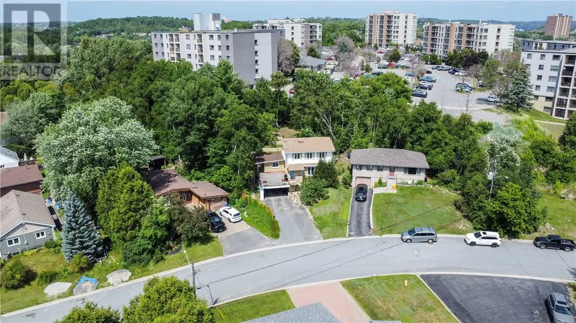 512 Edgehill Drive