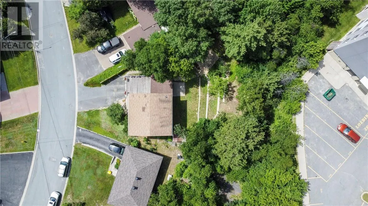 512 Edgehill Drive