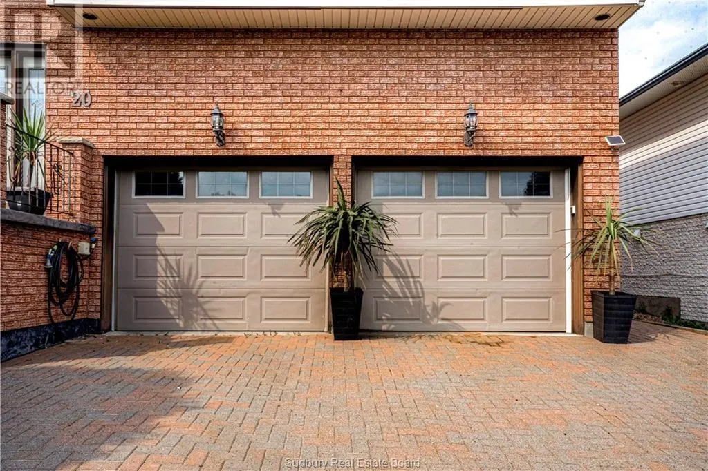 20 Forestdale