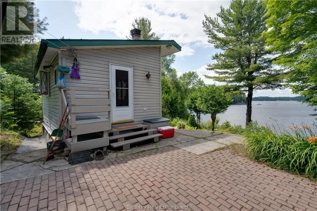 4 Birch Lake Way