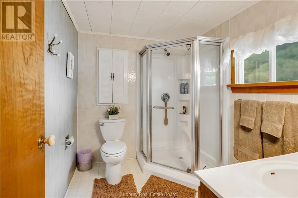 4 Birch Lake Way
