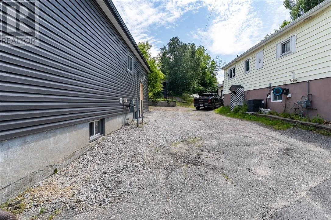 879 Howey Drive