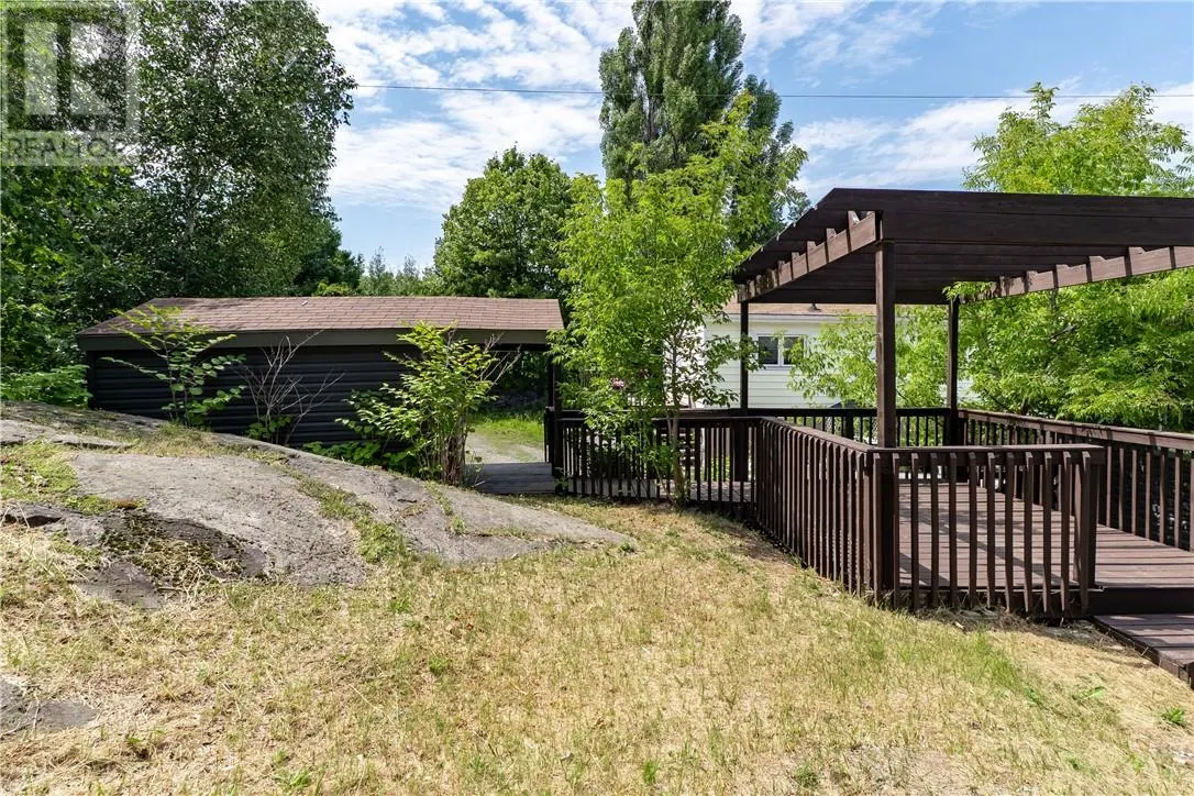879 Howey Drive