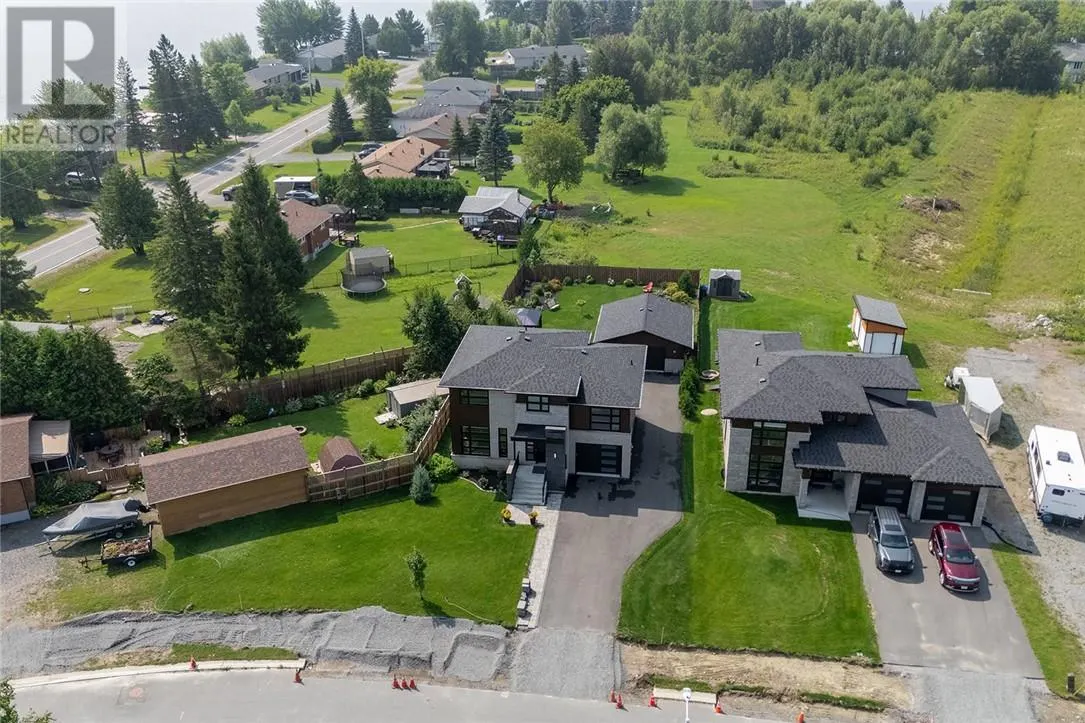 219 Hollybrook Crescent