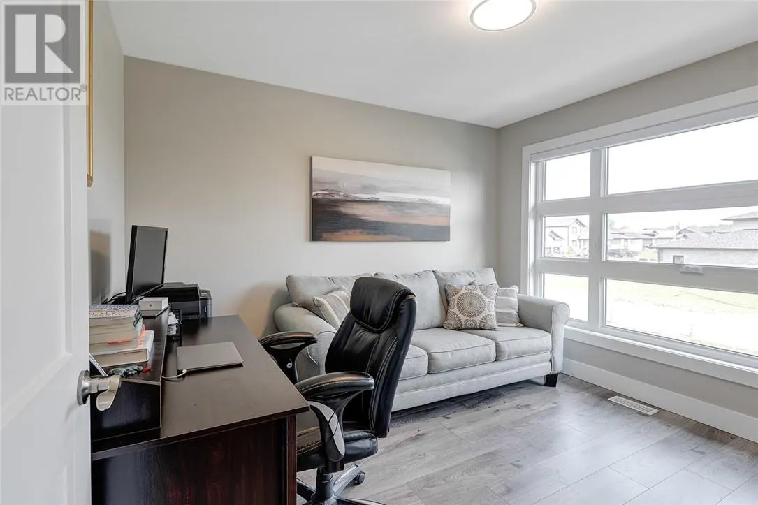 219 Hollybrook Crescent