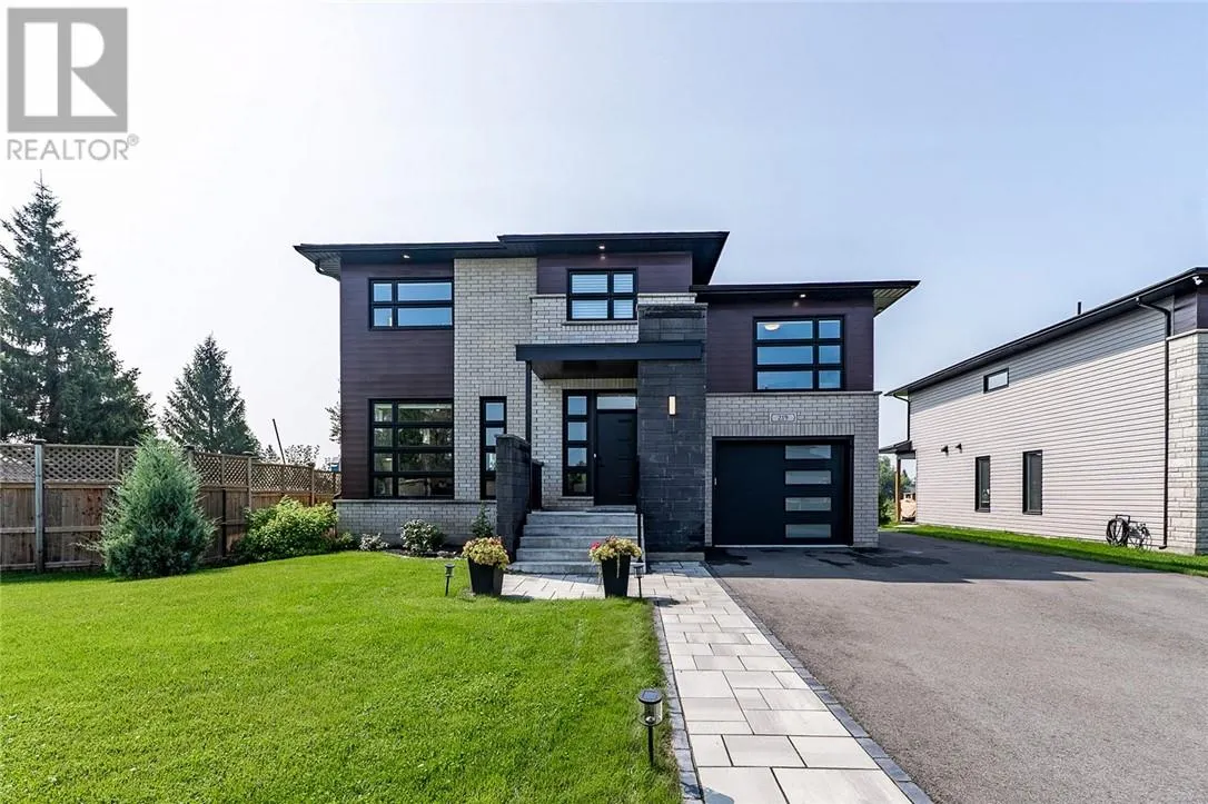 219 Hollybrook Crescent