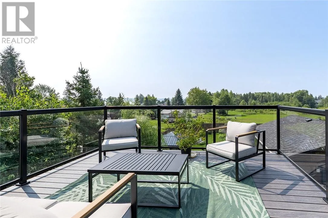 219 Hollybrook Crescent