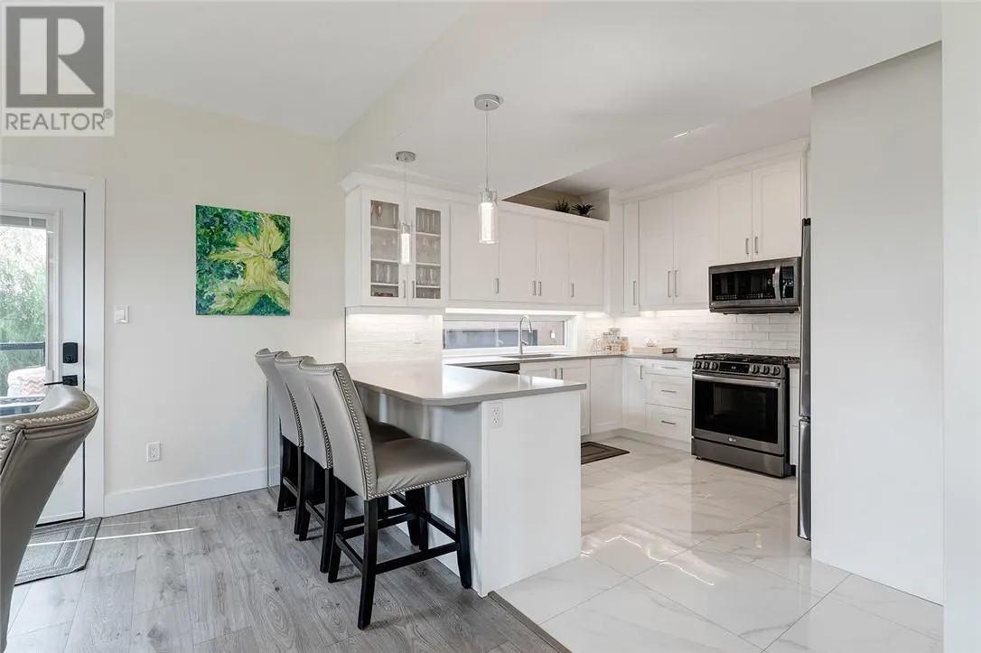 219 Hollybrook Crescent