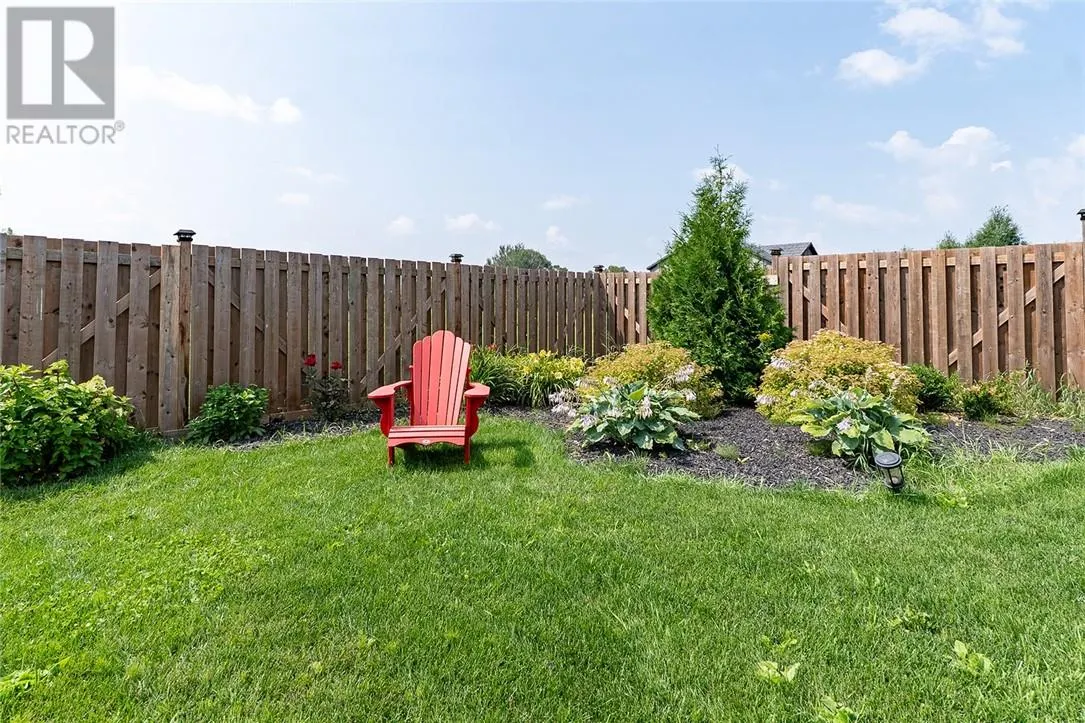 219 Hollybrook Crescent