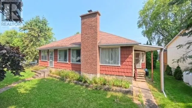 40 ROBINSON Street W