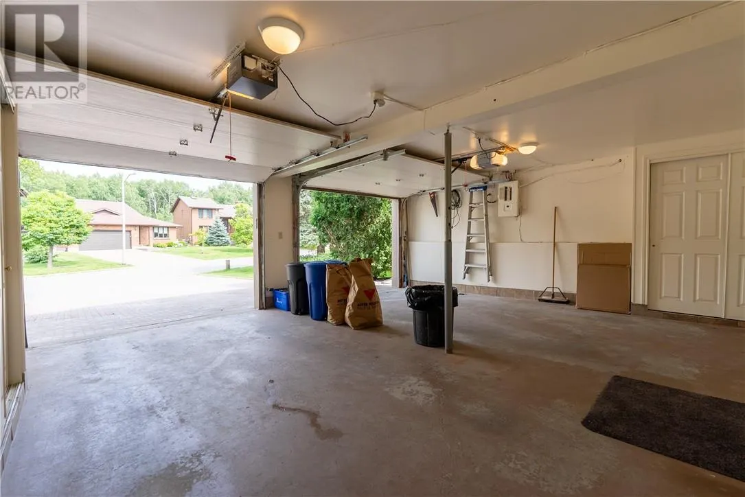 3 Aspenwood Court