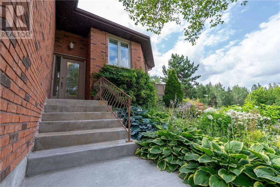3 Aspenwood Court