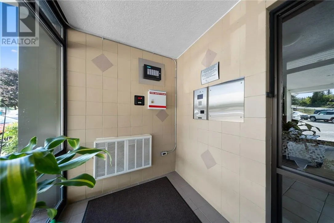 190 MOUNTAIN Street Unit# 401