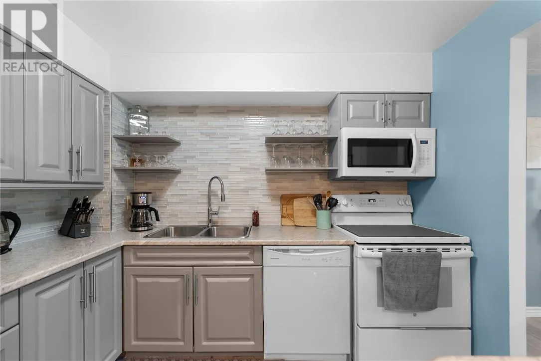 190 MOUNTAIN Street Unit# 401