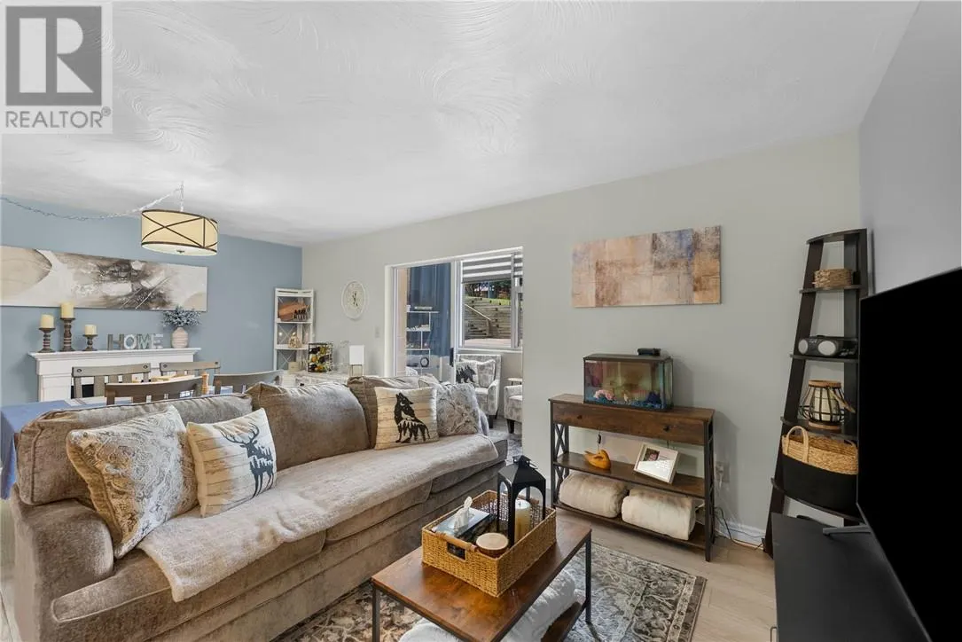 190 MOUNTAIN Street Unit# 401
