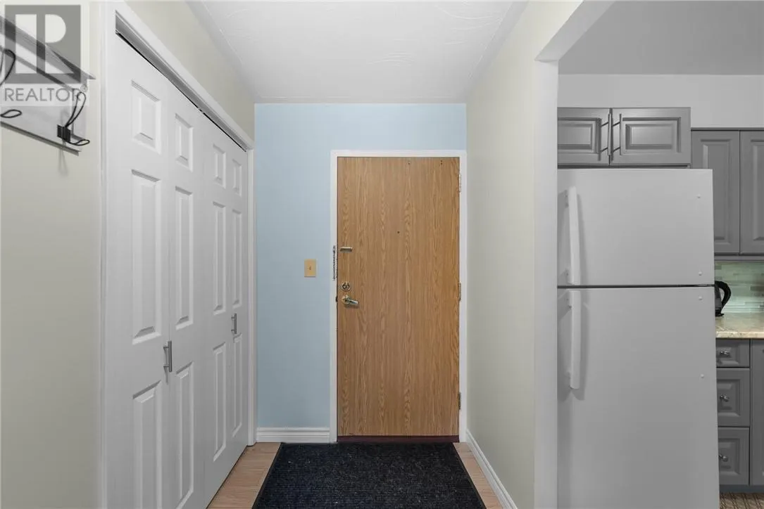 190 MOUNTAIN Street Unit# 401