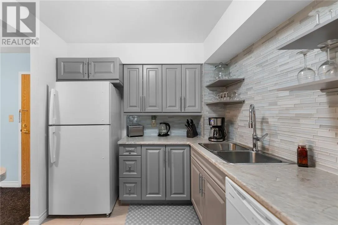 190 MOUNTAIN Street Unit# 401