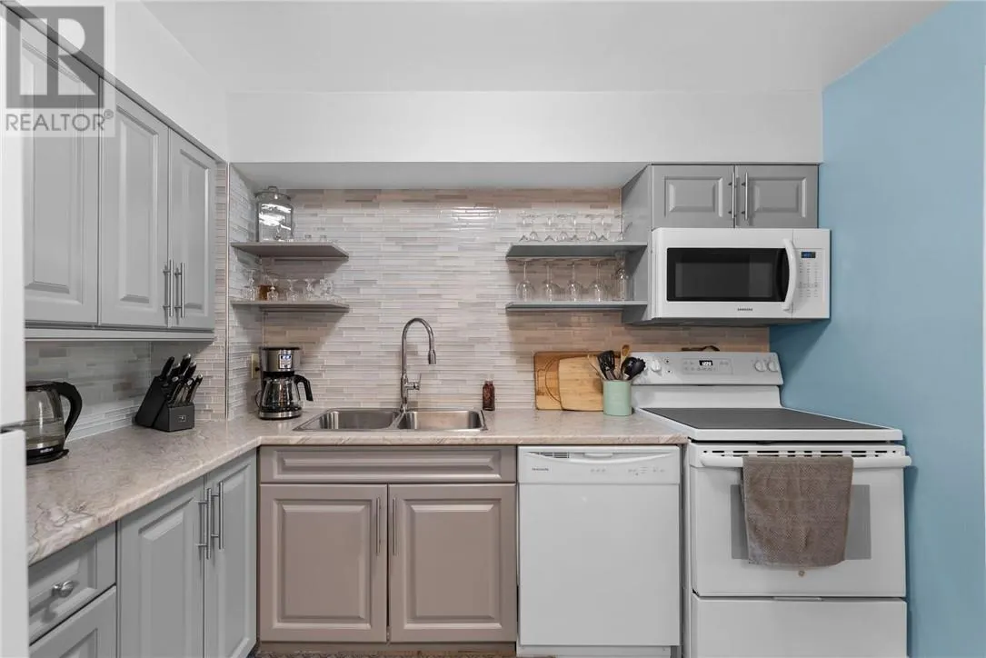 190 MOUNTAIN Street Unit# 401