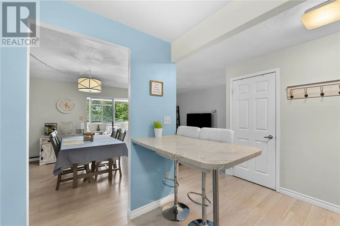 190 MOUNTAIN Street Unit# 401