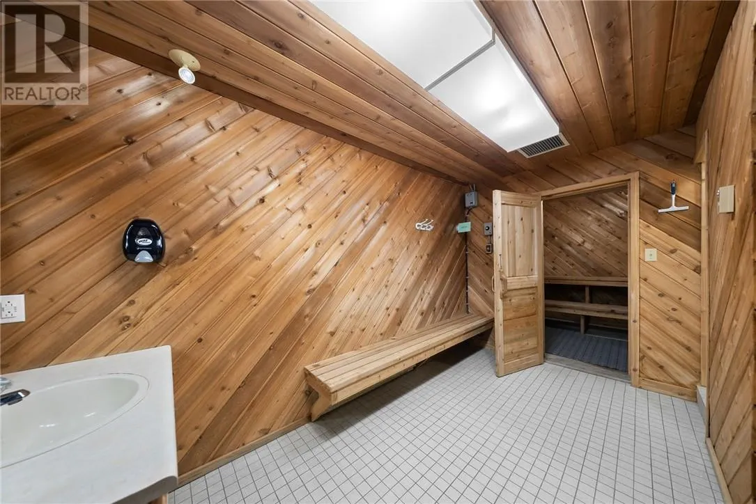 190 MOUNTAIN Street Unit# 401