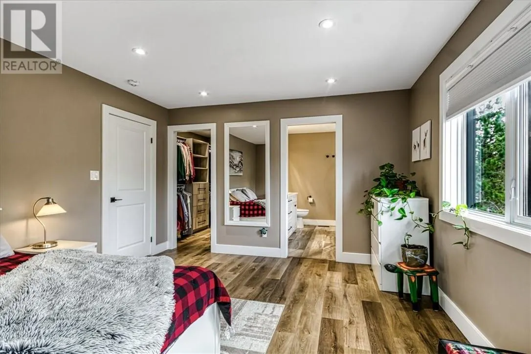 20 Chinaberry Drive