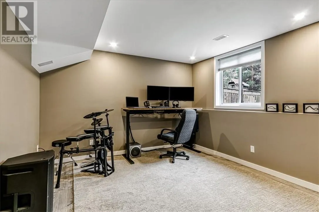 20 Chinaberry Drive