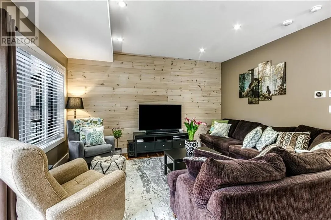 20 Chinaberry Drive