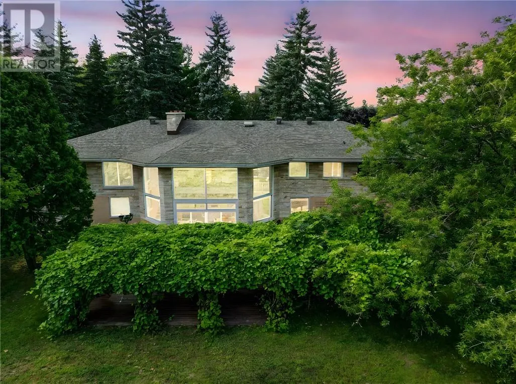 170 Brebeuf Avenue