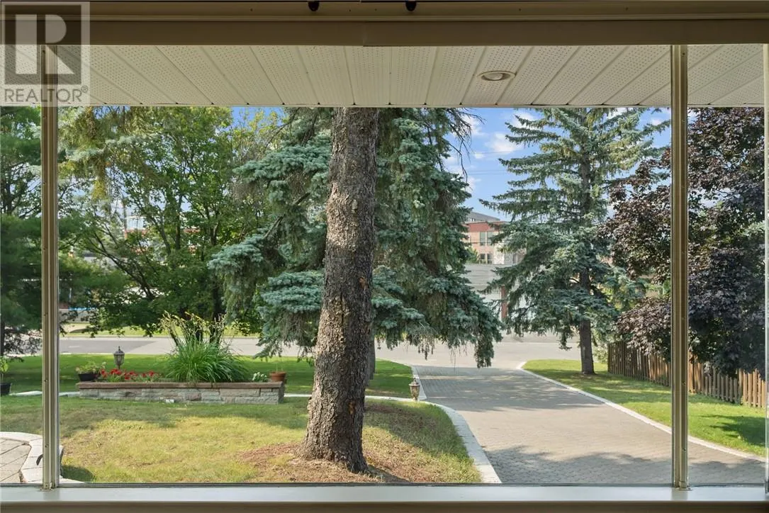 170 Brebeuf Avenue