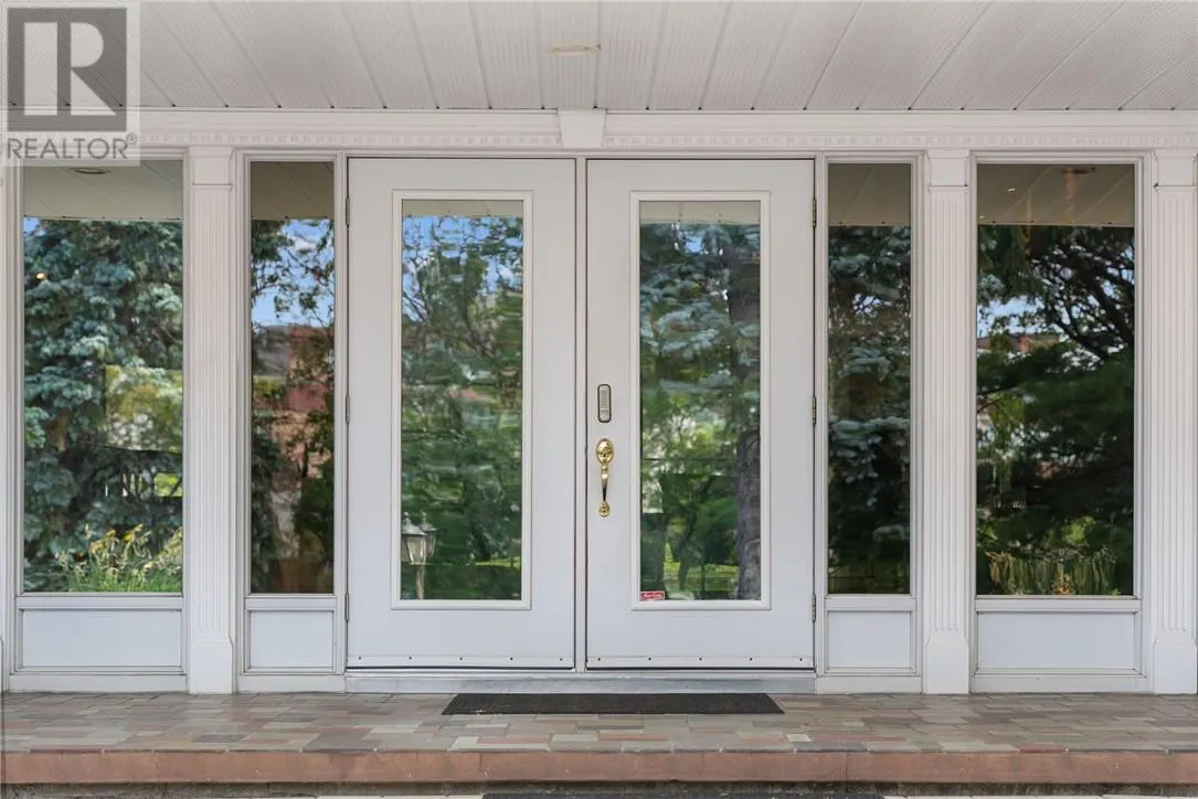 170 Brebeuf Avenue