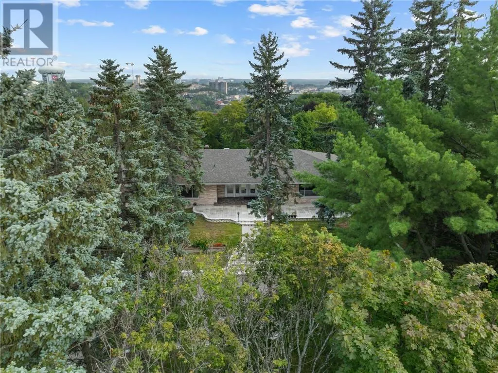 170 Brebeuf Avenue
