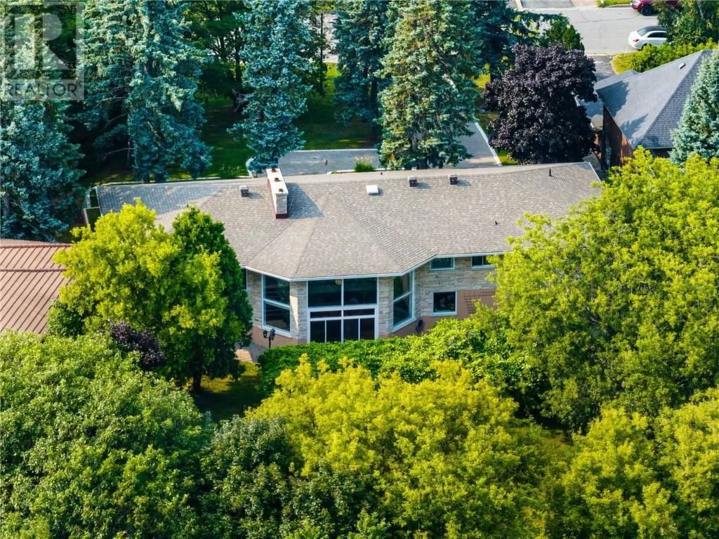 170 Brebeuf Avenue