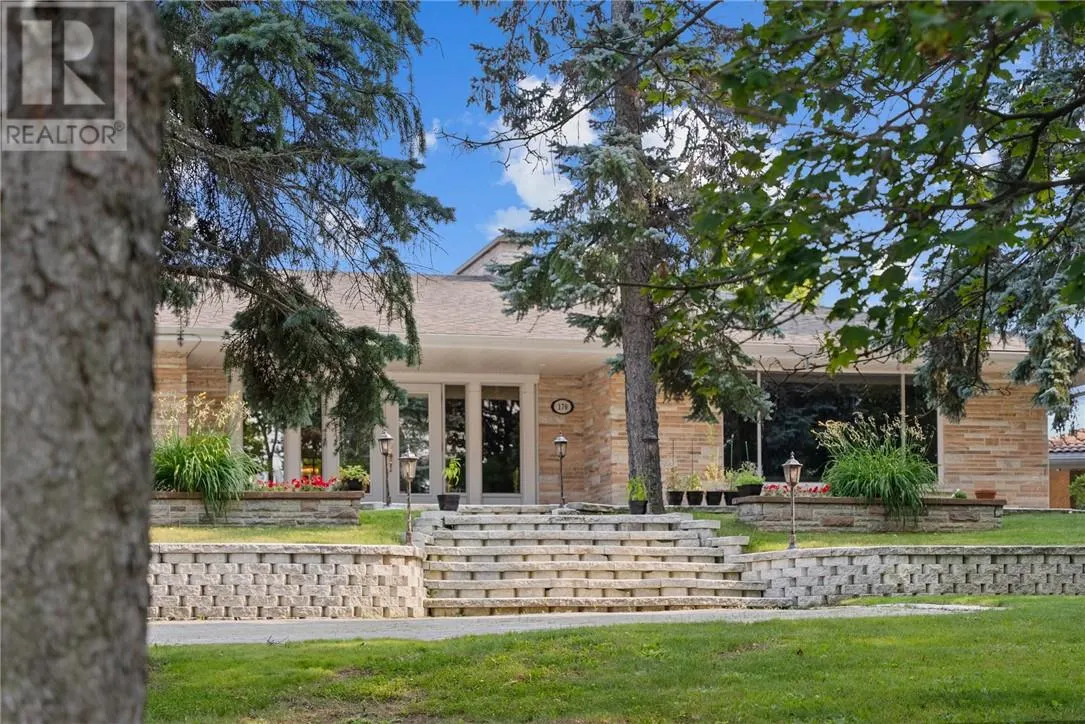170 Brebeuf Avenue