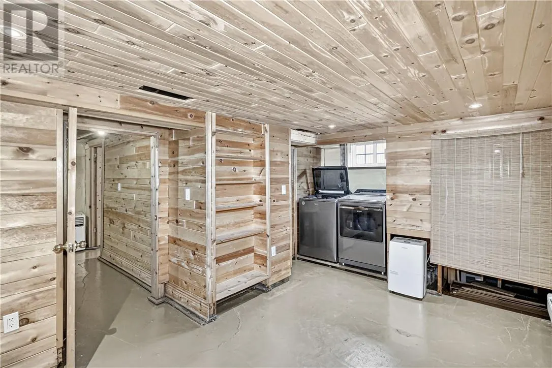 1013 CRESCENT Road Unit# A