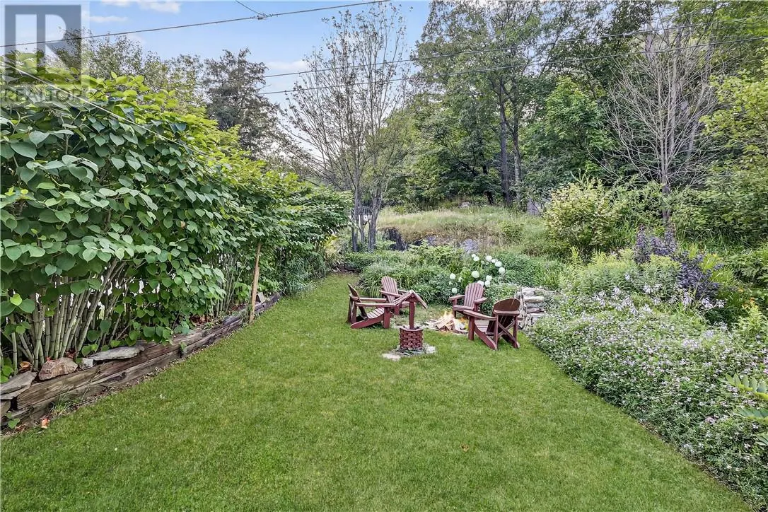 1013 CRESCENT Road Unit# A