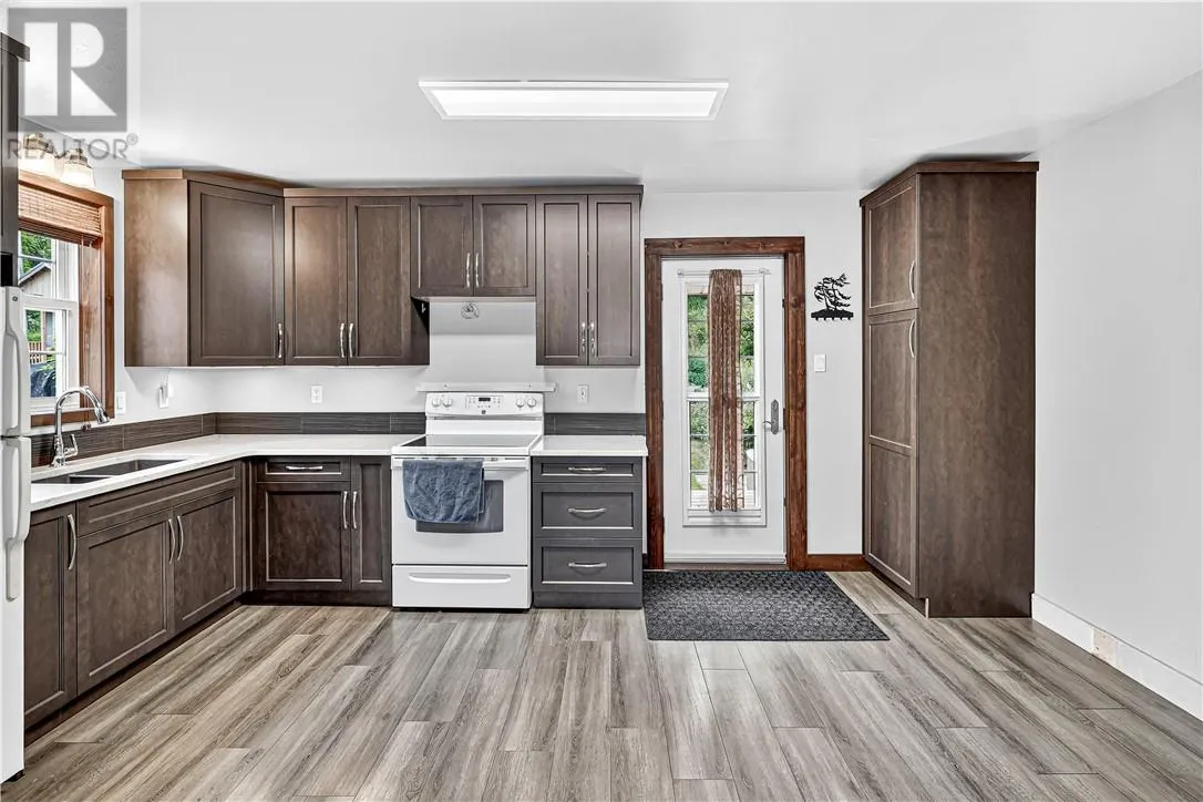 1013 CRESCENT Road Unit# A