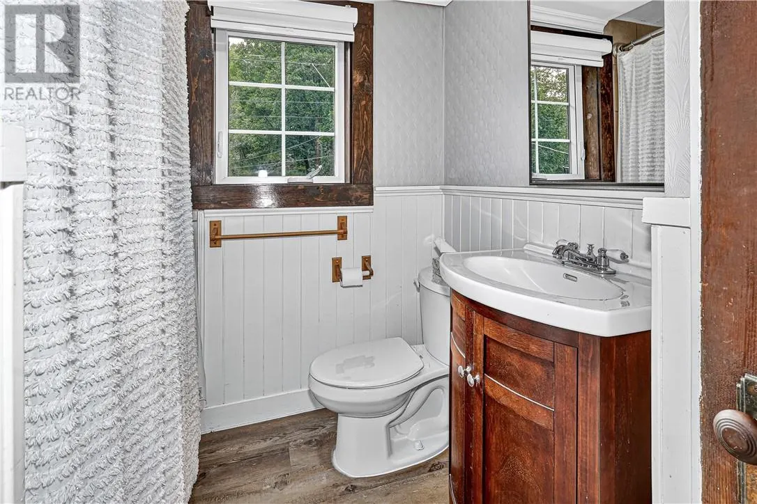 1013 CRESCENT Road Unit# A