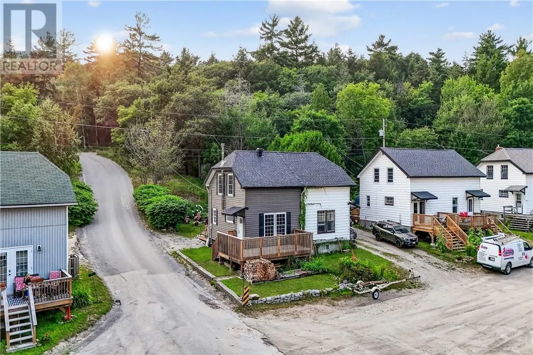 1013 CRESCENT Road Unit# A