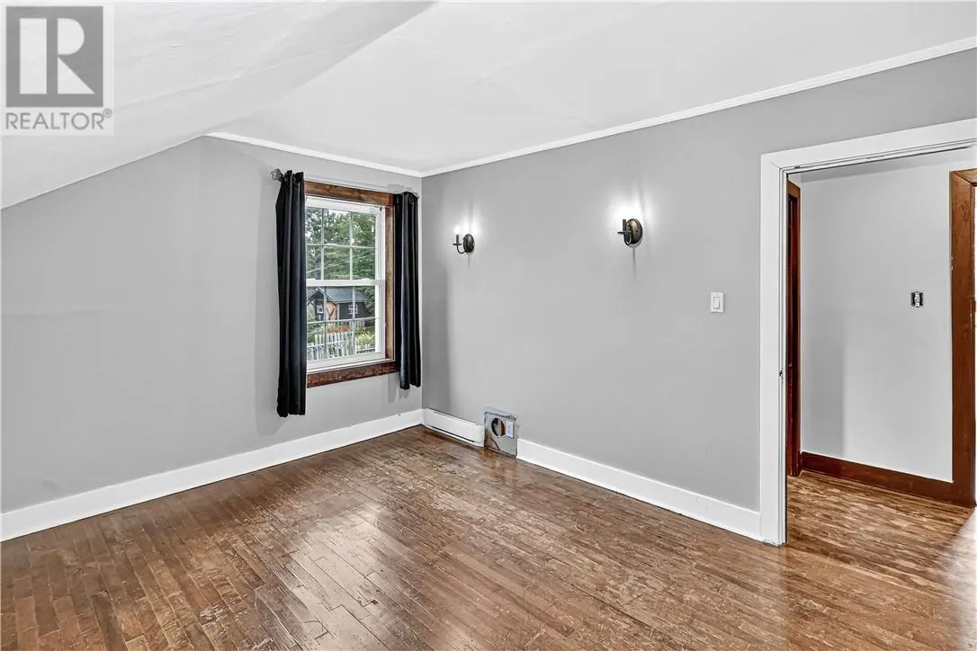 1013 CRESCENT Road Unit# A