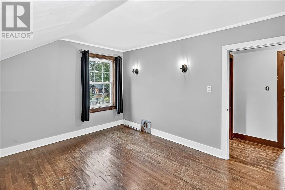 1013 CRESCENT Road Unit# A