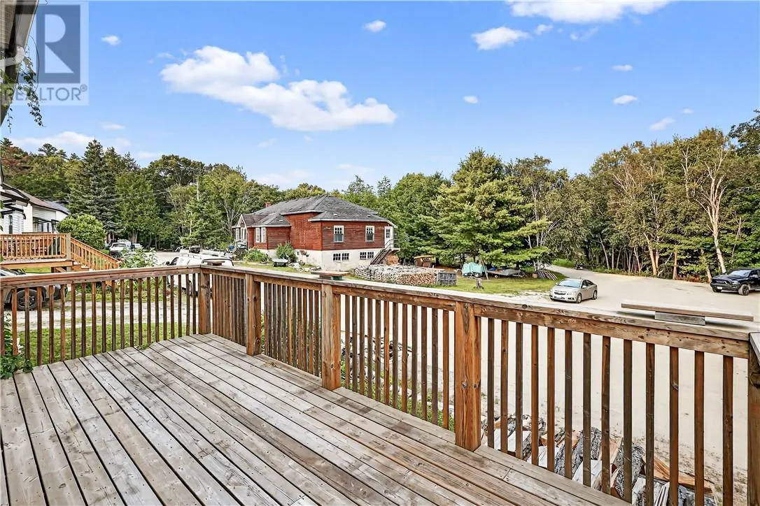 1013 CRESCENT Road Unit# A