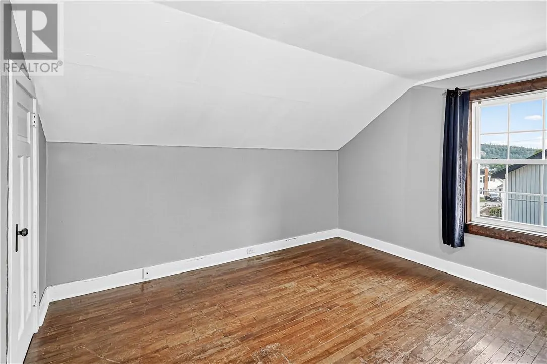 1013 CRESCENT Road Unit# A
