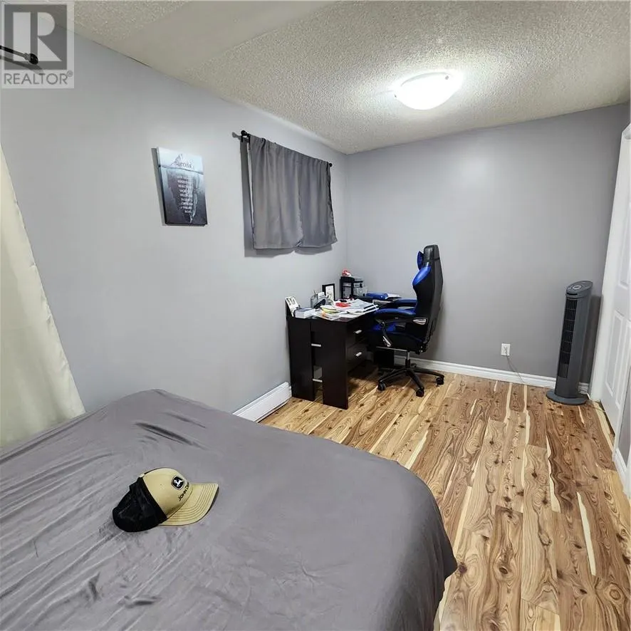 921-923 Martindale