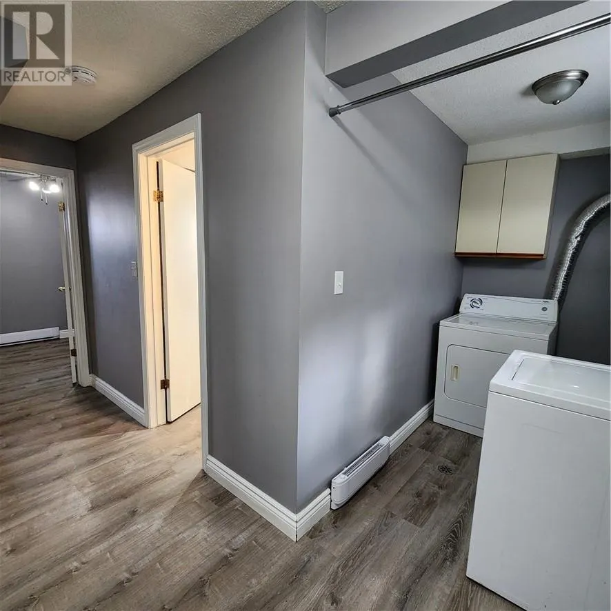 921-923 Martindale