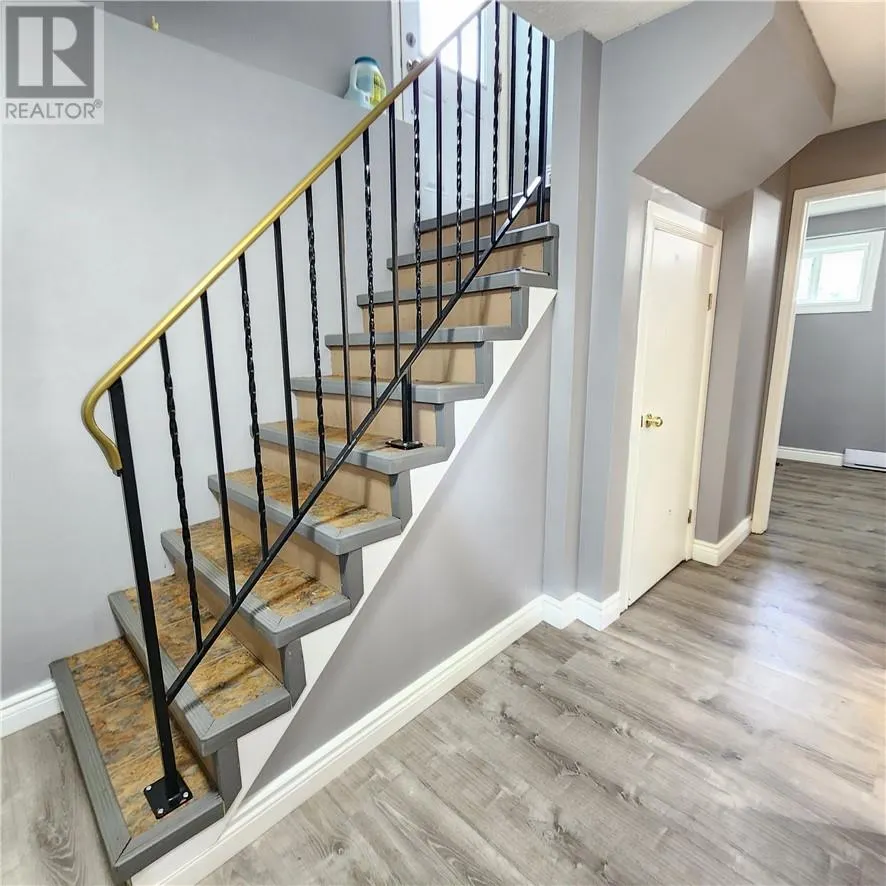 921-923 Martindale