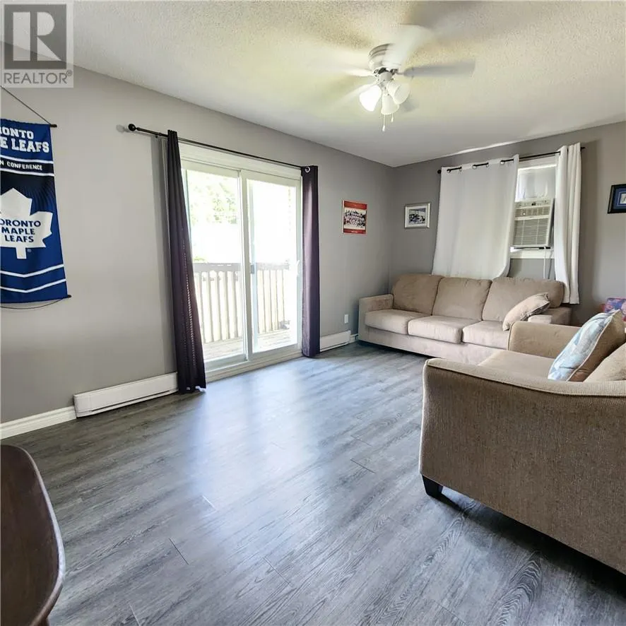 921-923 Martindale